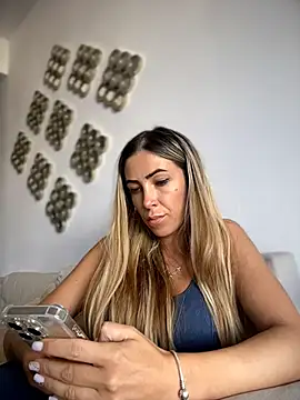 RaquelleDevon's Live XXX Chat