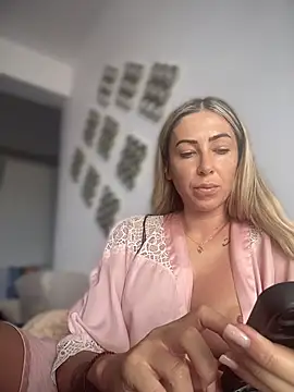 RaquelleDevonn Webbikameraesitys