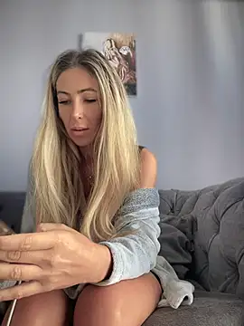 Chat +18 de RaquelleDevon ao vivo