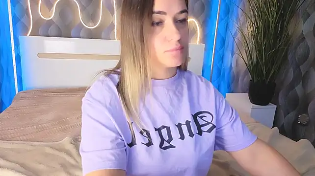 JuicyMillena's Live XXX Chat