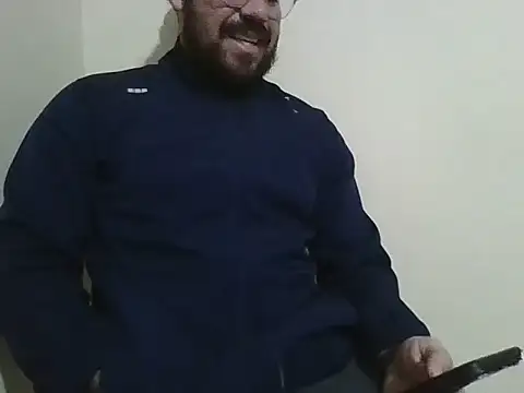 Show modela TuPapiLleg0_ na web-kameri