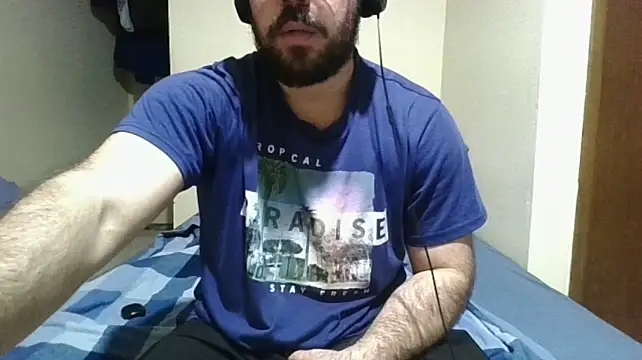 Show modela TuPapiLleg0_ na web-kameri