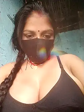 hemayadav111 Adlı Modelin Canlı XXX Sohbeti