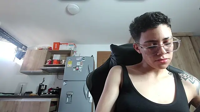 Cutie_Shy_ Chat XXX in diretta