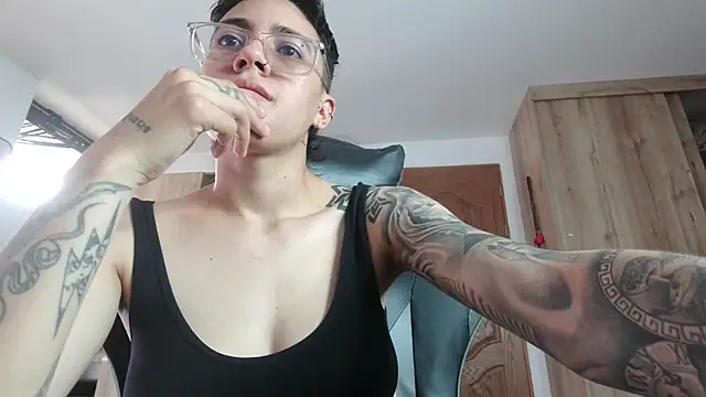 Cutie_Shy_ লাইভ XXX চ্যাট