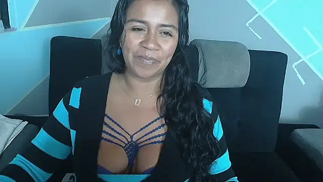 saggil23 live XXX chat
