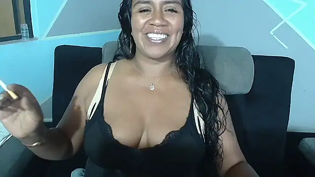 Chat +18 de saggil23 ao vivo