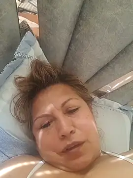 Kazsandraa's Live XXX Chat
