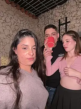 kevin_hotgirls Pertunjukan Webcam