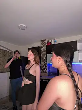 kevin_hotgirls – webcam-show