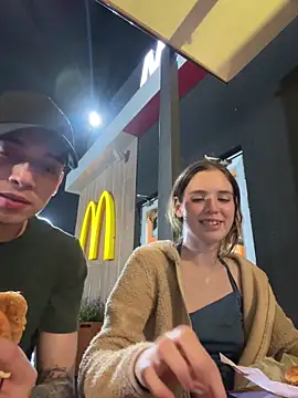 kevin_hotgirls' Webcam Show