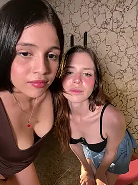 Webkamerová show kevin_hotgirls