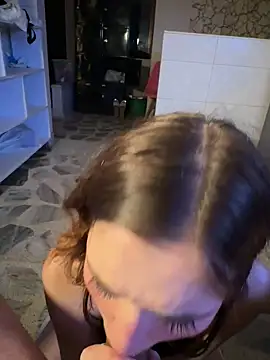 kevin_hotgirls Show in webcam