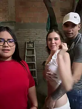 kevin_hotgirls' Webcam Show