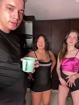 kevin_hotgirls' Webcam Show