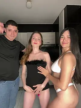 kevin_hotgirls' Webcam Show