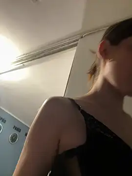 kevin_hotgirls Adlı Modelin Web Kamerası Şovu