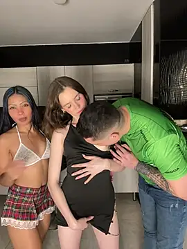 kevin_hotgirls' Webcam Show