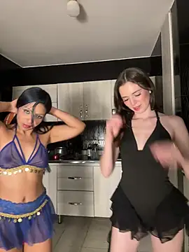 צ'אט XXX בשידור חי של kevin_hotgirls
