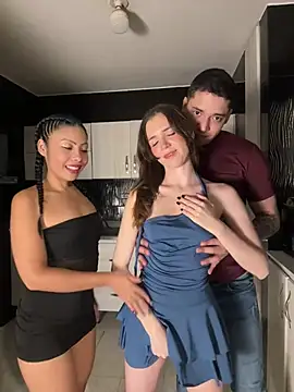 kevin_hotgirls – webcam-show