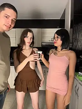 kevin_hotgirls' Live XXX Chat