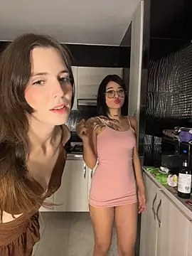 צ'אט XXX בשידור חי של kevin_hotgirls