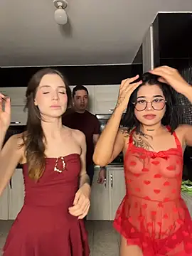 kevin_hotgirls Show in webcam