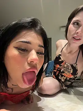 Show modela kevin_hotgirls na web-kameri