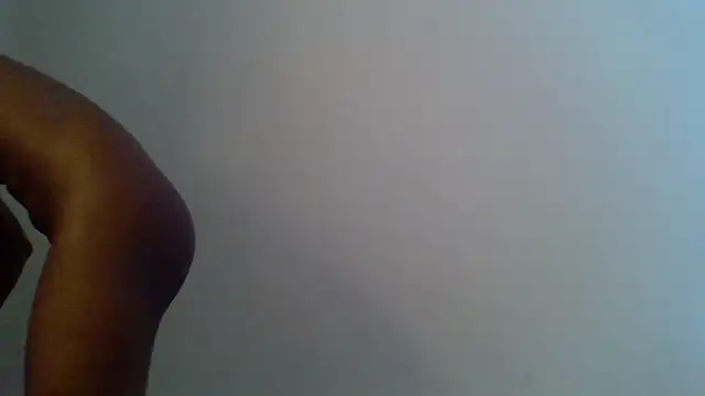Yours_little_secret's Live Chat Room