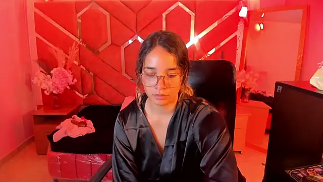 Chat +18 de Olivia_Fox69 ao vivo