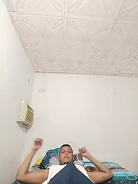 Show modela TU_ALTOTE_23CM na web-kameri