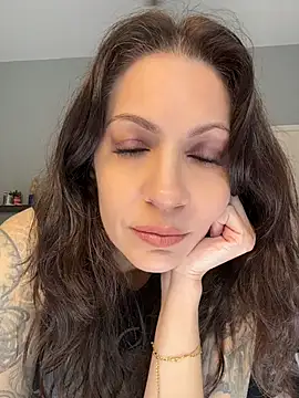 הופעת וובקאם של BeautifulMesss