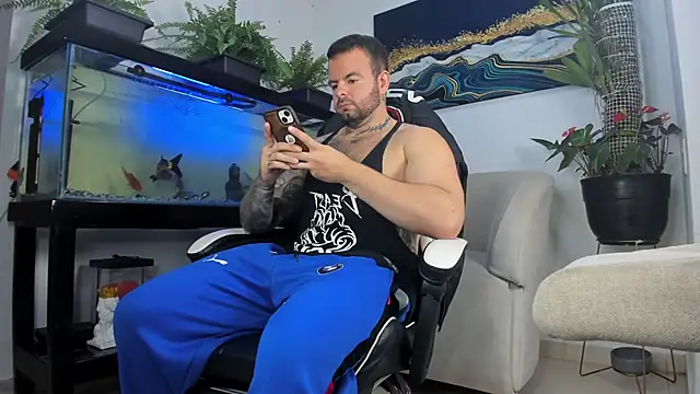 Johnnygrayson1's Live XXX Chat