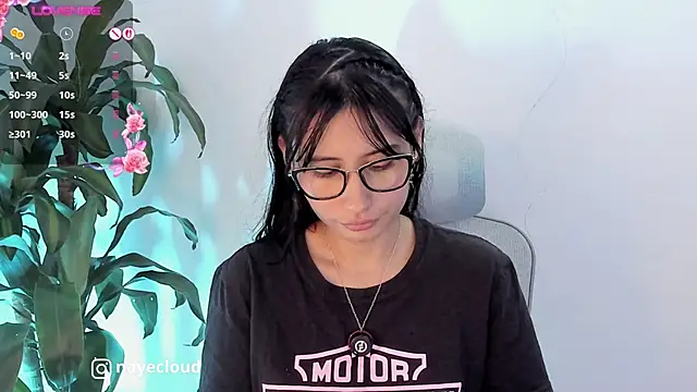 NayeCloud's Live XXX Chat
