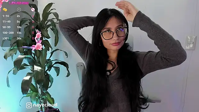 NayeCloud's Live XXX Chat