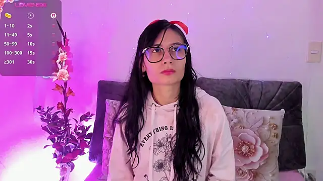 NayeCloud Live XXX Chat