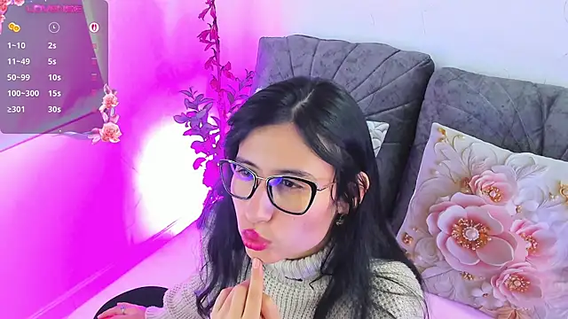 NayeCloud's Live XXX Chat