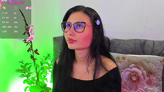 NayeCloud's Live XXX Chat