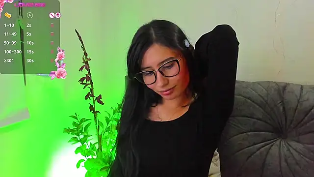 NayeCloud's Live XXX Chat