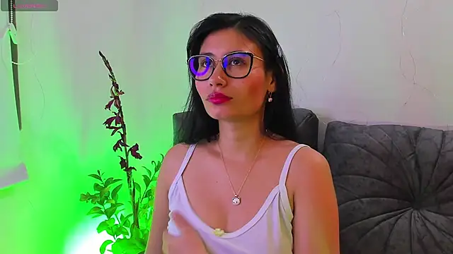 NayeCloudn Live XXX chat