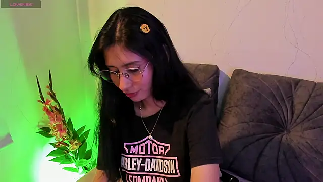NayeCloud's Live XXX Chat