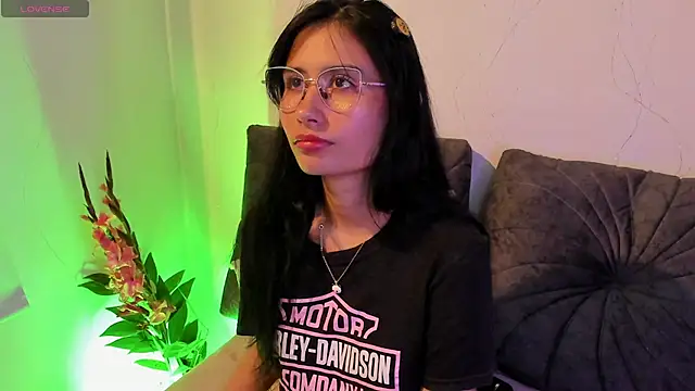 NayeCloudn Live XXX chat