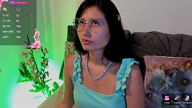 Chat +18 de NayeCloud ao vivo