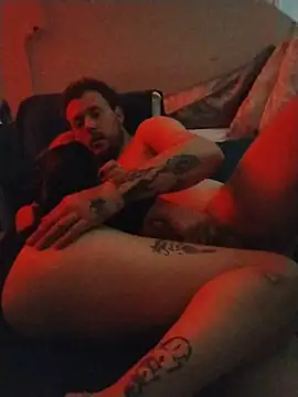 Pertunjukan Kamera Web DaKinkyCouple