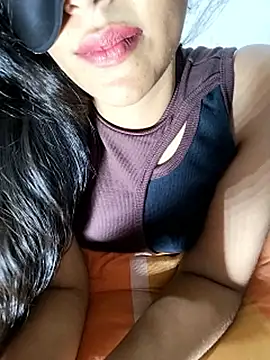 Sweety_chooty Adlı Modelin Canlı XXX Sohbeti