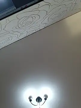 AvrilMillers' Live XXX Chat