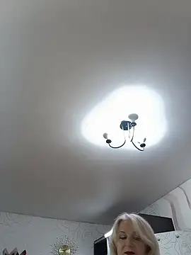 Chat +18 de AvrilMillers ao vivo