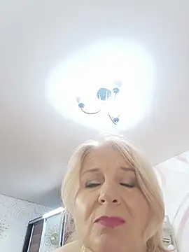 Chat +18 de AvrilMillers ao vivo