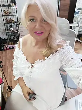 AvrilMillers Adlı Modelin Canlı XXX Sohbeti