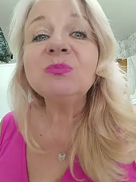 AvrilMillers' Live XXX Chat